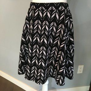 JOE B A-Line Black and White Skirt – M